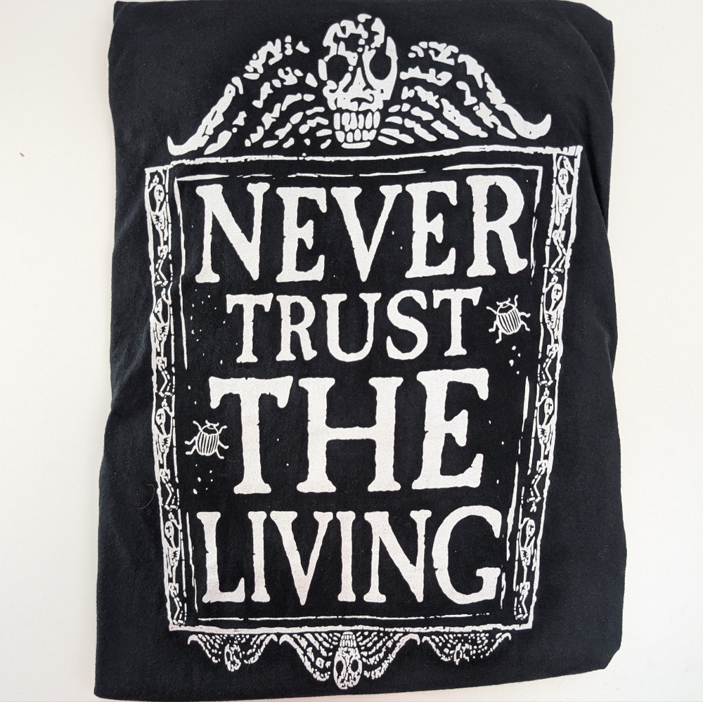 Never Trust the Living T-Shirt XL | Beetlejuice Black & White Halloween Tee